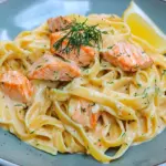 Pasta mit Lachs und Sahneso&szlig;e