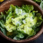 Kopfsalat mit Omas Sahne-Zitronen-Dressing